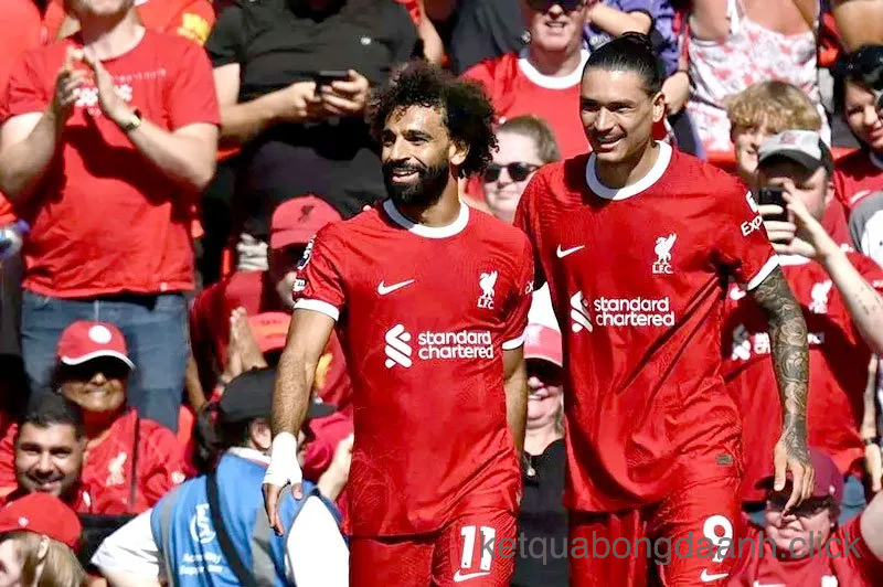 Liverpool trở lại cuộc đua vô địch sau một năm lận đận