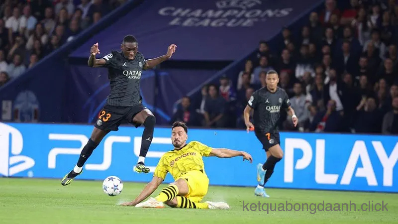 Paris SG áp đảo Dortmund