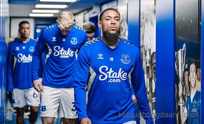 Án phạt trừ 10 điểm của Everton