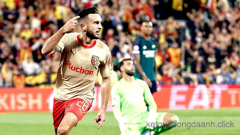 RC Lens lập kỳ tích